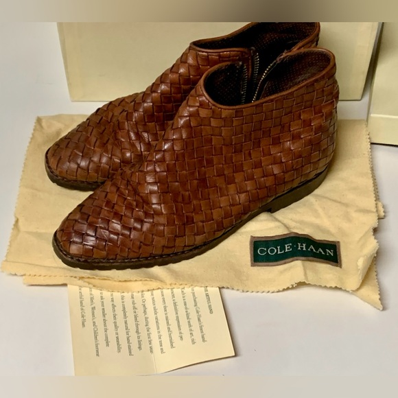 Women’s 6.5 B Vintage Cole Haan Woven Leather Side Zip Ankle Boots - Picture 5 of 16